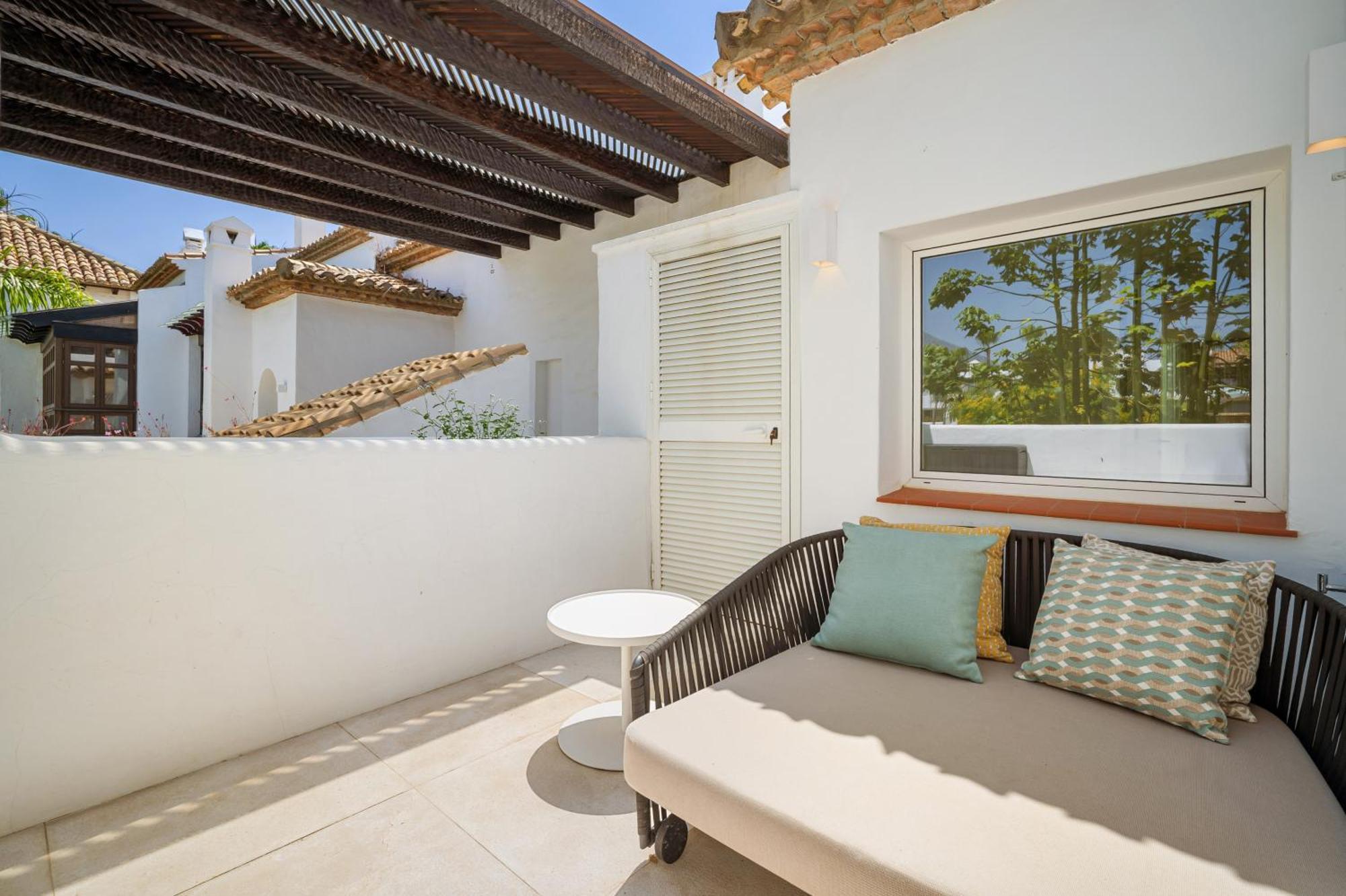 Orquidea 21 A Luxurious Duplex In Persian Gardens Puente